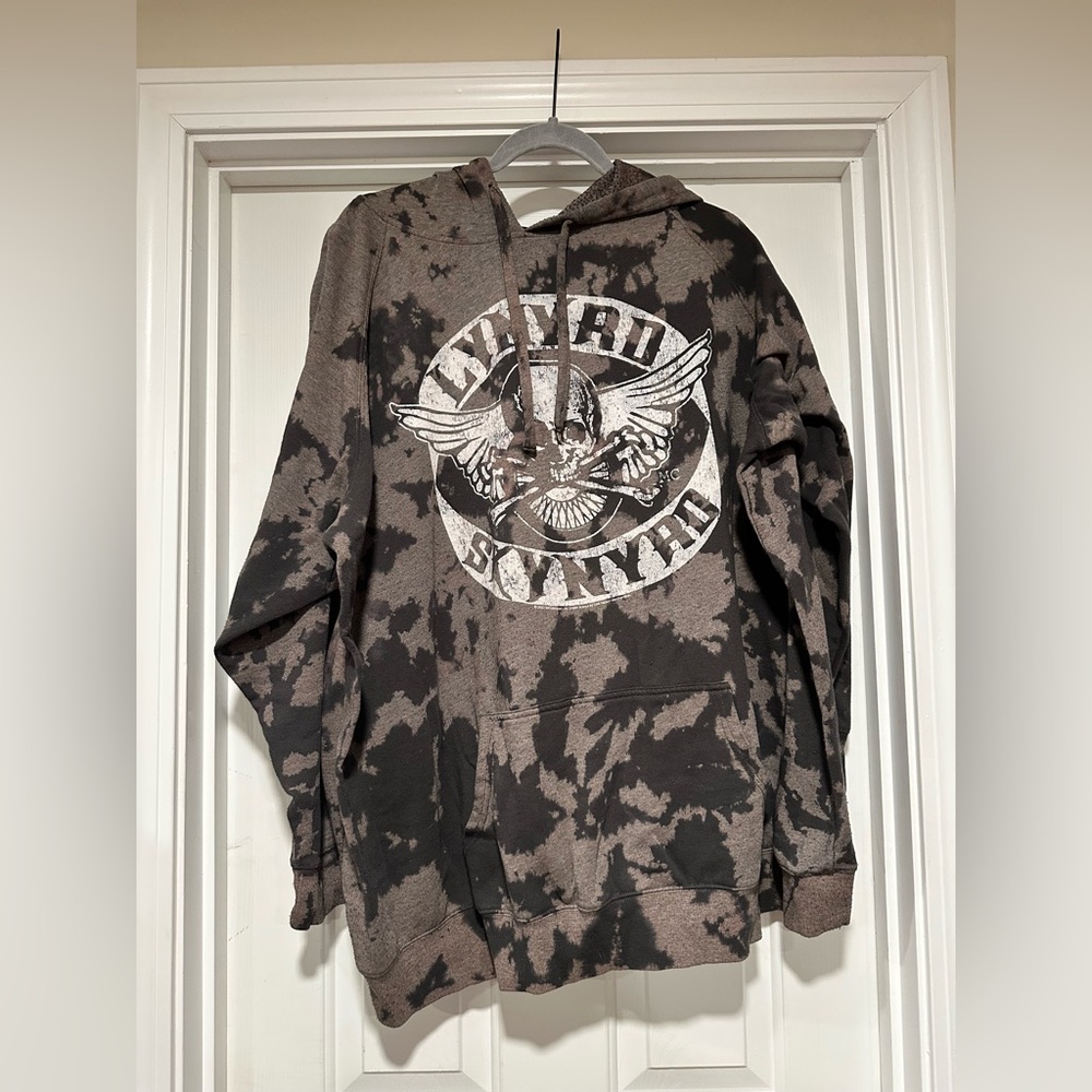Torrid size 5 Lynyrd Skynyrd tie dye hoodie